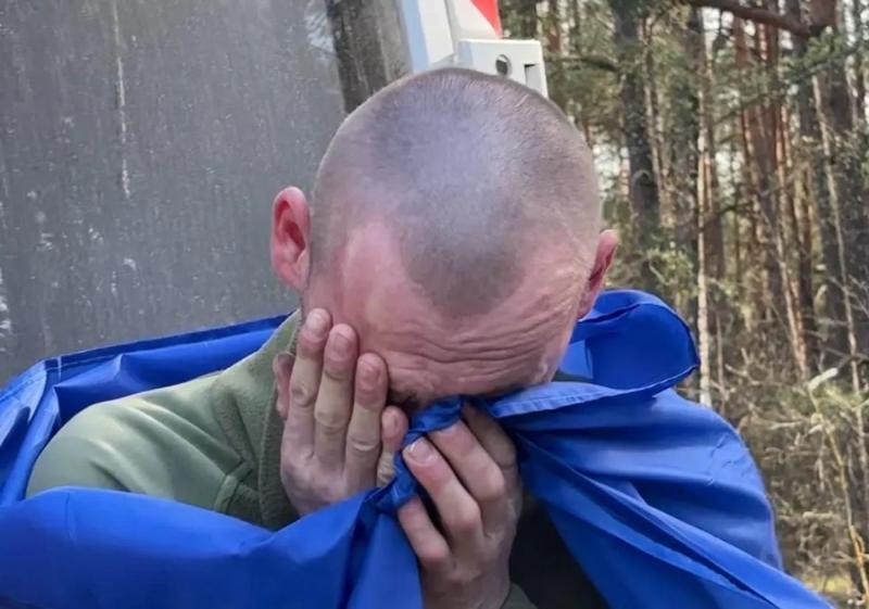 "Вас приветствует Украина": Буданов показал трогательное видео возвращения воинов из плена