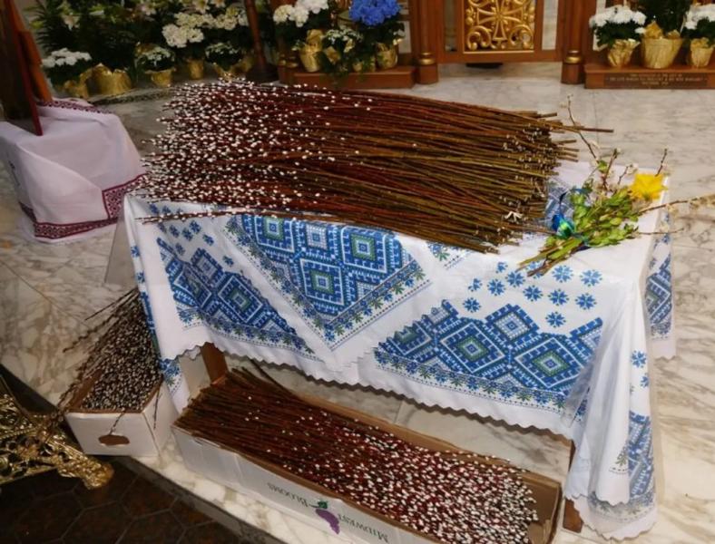 Вербное воскресенье, День игры "Эрудит", Международный день поцелуев: что можно отметить 13 апреля