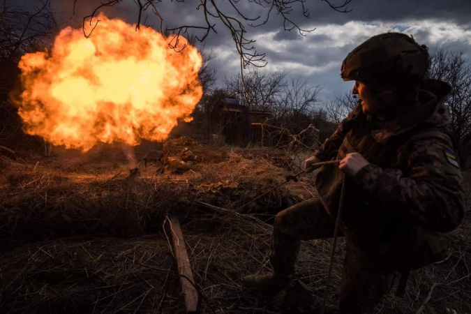 Втрати ворога за 13 квітня: 1 310 російських окупантів, 19 танків та 119БПЛА