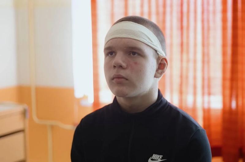 Выбил окно автобуса и спас людей: что известно о 13-летнем Кирилле Ильяшенко, который стал героем Сум