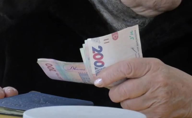 Выплаты пенсий украинцам за границей, ВПЛ и на ВОТ: Омбудсман объяснил новый механизм