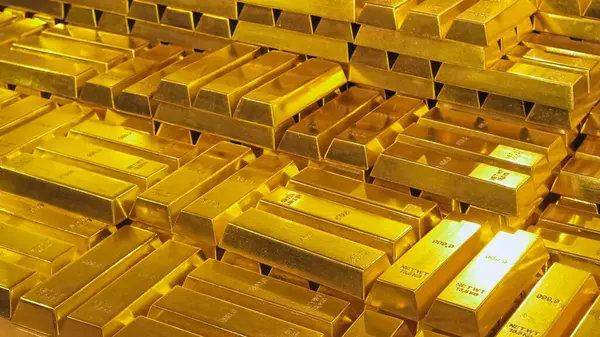Золото продовжує активно дорожчати — перевищило $3100 за унцію