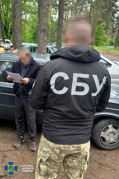 15 тысяч долларов - и за границу через лес: в нескольких областях задержали 10 организаторов незаконного выезда военнообязанных