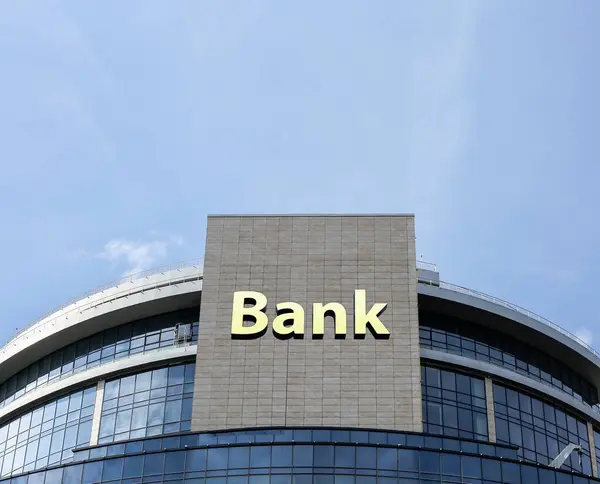 Де українці зберігають свої заощадження