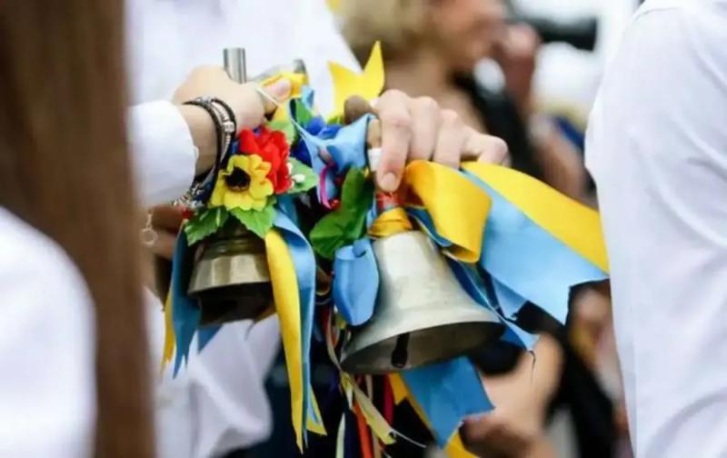 Как пройдет последний звонок 2025 года в Украине: безопасность и особенности регионов