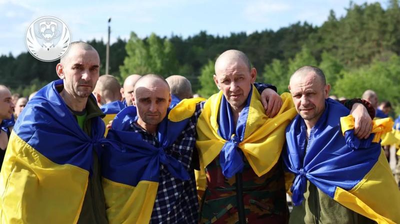 Лубинец сообщил подробности первого масштабного обмена пленными в формате "1000 на 1000"