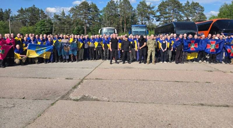 Лубинец сообщил подробности первого масштабного обмена пленными в формате "1000 на 1000"