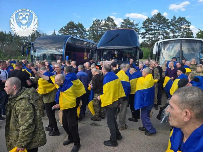Лубинец сообщил подробности первого масштабного обмена пленными в формате "1000 на 1000"