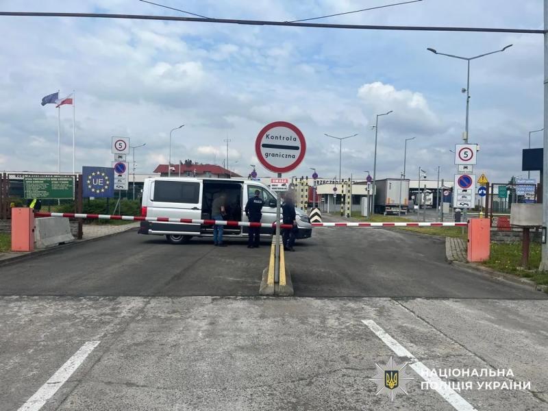 Нацполиция экстрадировала участника международной наркогруппировки, поставлявшей наркотики в Европу
