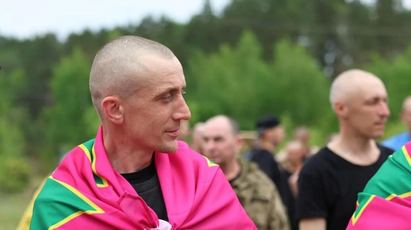 Наши дома: в рамках последней части обмена военнопленными в Украину вернулись 303 защитника