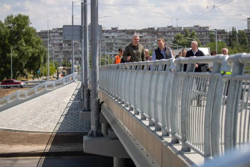 Простоит еще 30 лет: в Киеве капитально отремонтировали путепровод, построенный в 1986 году