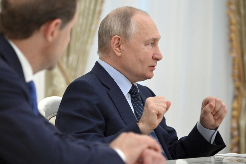 Путин угрожает "буферной зоной" вдоль границы с Украиной и утверждает, что оккупанты уже "решают задачу"