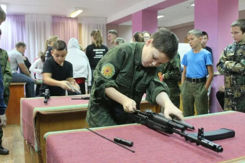 рф подписала соглашение с "юнармейцами" на оккупированной Донетчине: вовлечено более 5,5 тысяч детей