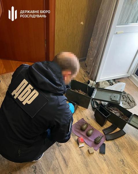 В Донецкой области задержан полицейский за торговлю трофейным оружием – ГБР