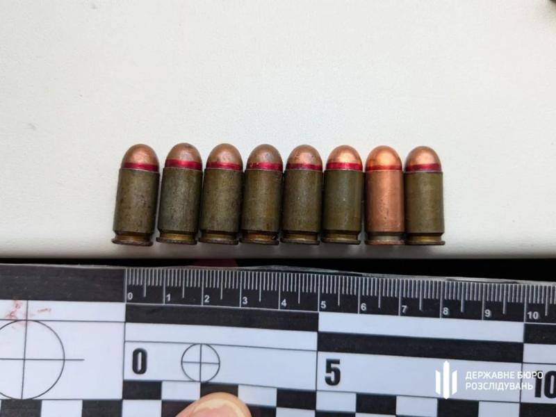 В Донецкой области задержан полицейский за торговлю трофейным оружием – ГБР