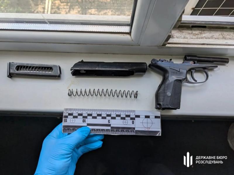 В Донецкой области задержан полицейский за торговлю трофейным оружием – ГБР