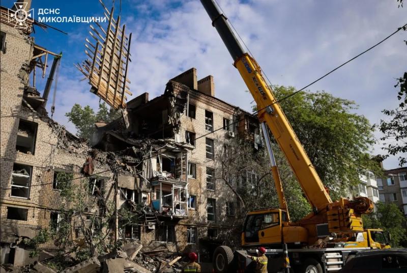 В Николаеве под завалами продолжают искать еще одну женщину - Ким