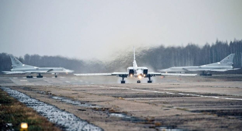 Военные аэродромы Шайковка и Кубинка под ударами дронов: Z-каналы и Сеть озвучили детали