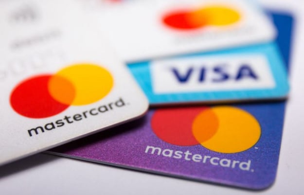Єврокомісія розпочала антимонопольну перевірку щодо Visa та Mastercard