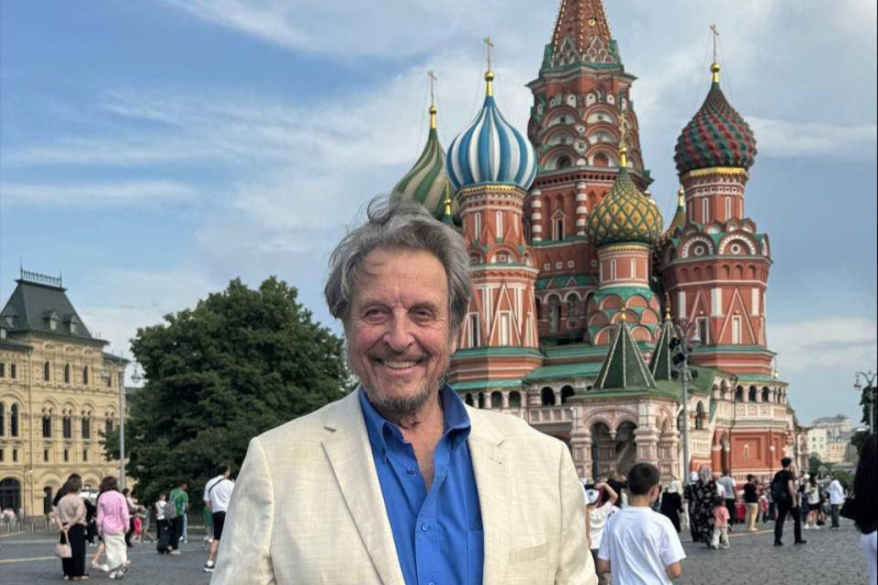 Дно пробито: отец Илона Маска на форуме в Москве с главными пропагандистами Кремля