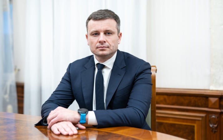 Головне за тиждень: міжнародні резерви худнуть, уповільнення інфляції