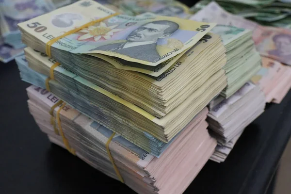Інфляція в Румунії підскочила до річного максимуму, лей досяг рекордно низького рівня