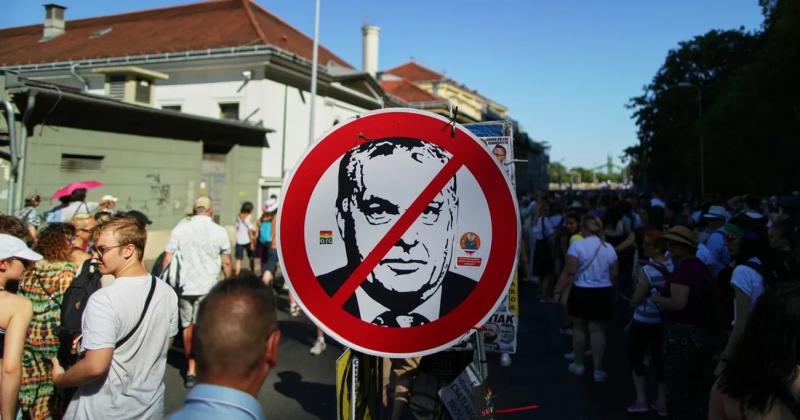 Марш ЛГБТК+ в Будапеште собрал 200 000 человек, несмотря на запрет Орбана