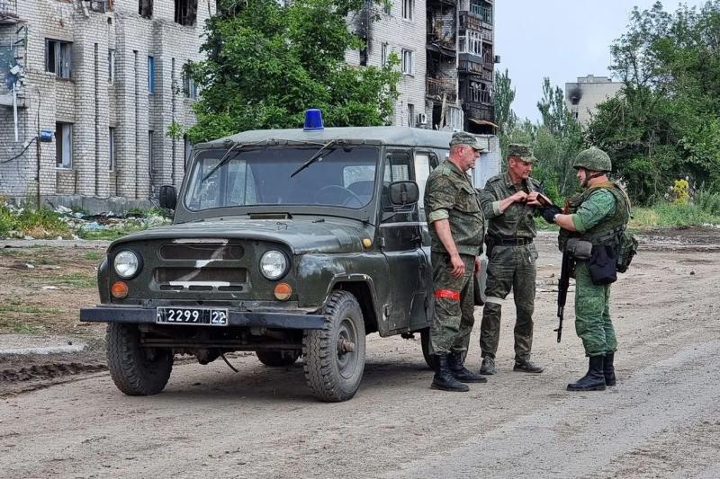 Не только зэков: оккупанты бросают на фронт "военную комендатуру лнр" из-за нехватки живой силы