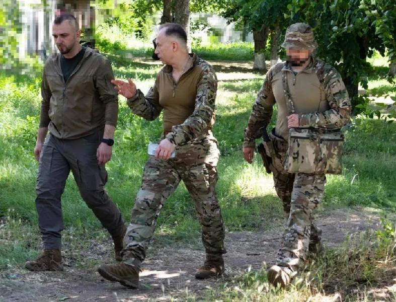 Оккупанты рвутся к границе Донецкой области: Сырский посетил самую горячую точку фронта