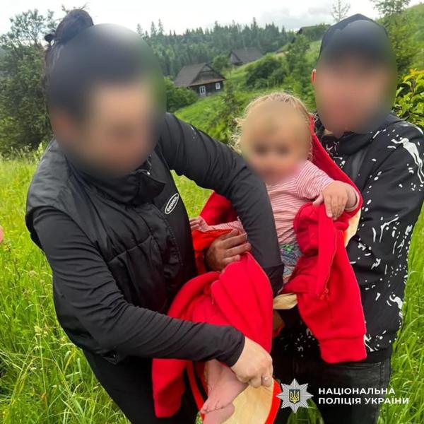 Полиция разыскала пропавшую двухлетнюю девочку на Львовщине