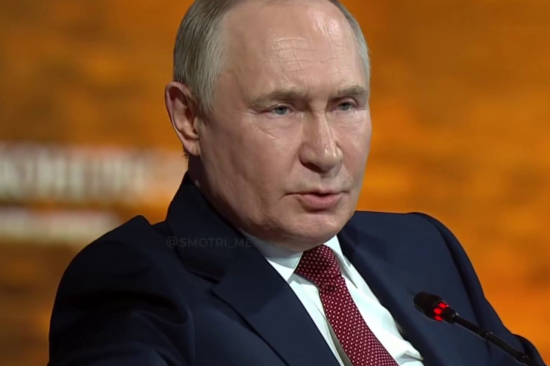 Путин разоткровенничался на ПМЭФ о своих целях и угрожает Сумам: "Куда ступает нога русского солдата…”
