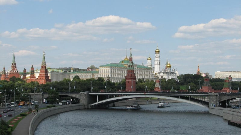 Російські банки б’ють на сполох через борги: війна тисне на економіку