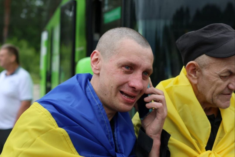 Слезы свободы: Украина вернула из плена тяжелораненых воинов