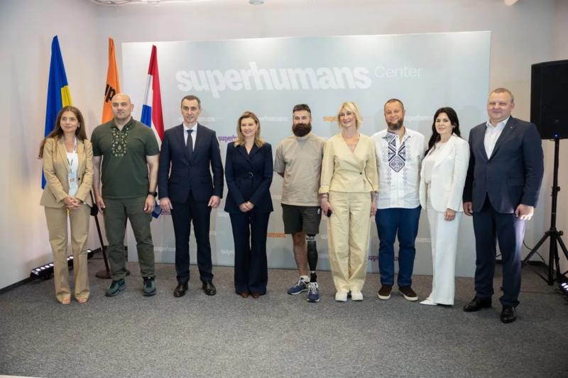 В Днепре открыли второй в Украине центр Superhumans для помощи пострадавшим от войны