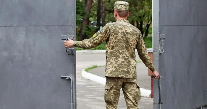 В Киеве произошли беспорядки на сборном пункте для мобилизованных: в ТЦК и СП прокомментировали ситуацию