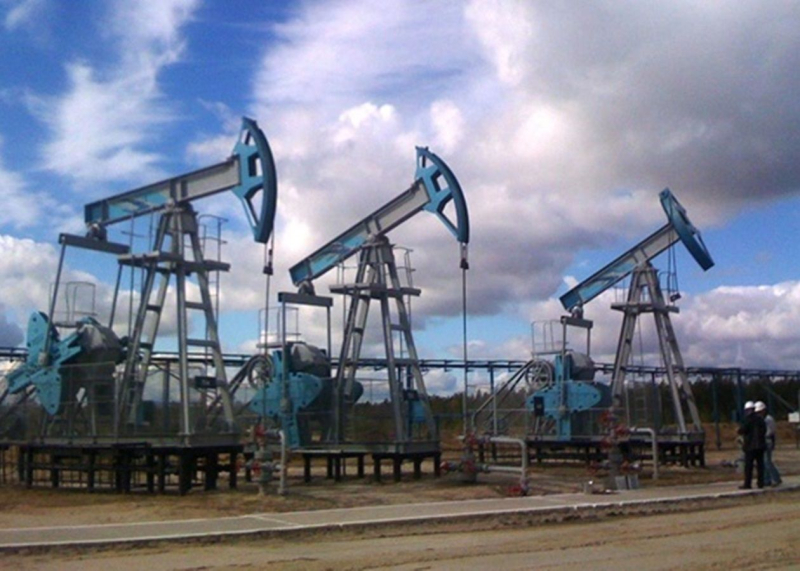 Цены на нефть в мире стабильно снижаются: названы сразу несколько причин – Reuters