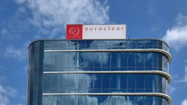 Доходи Euroclear від заморожених активів росії за пів року впали на 21%