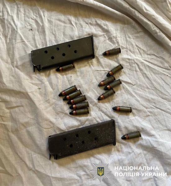 На Киевщине мужчина взорвал гранату во время вызова полиции: пятеро правоохранителей ранены, нападавший погиб
