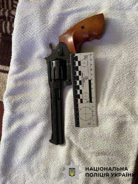 На Киевщине мужчина взорвал гранату во время вызова полиции: пятеро правоохранителей ранены, нападавший погиб