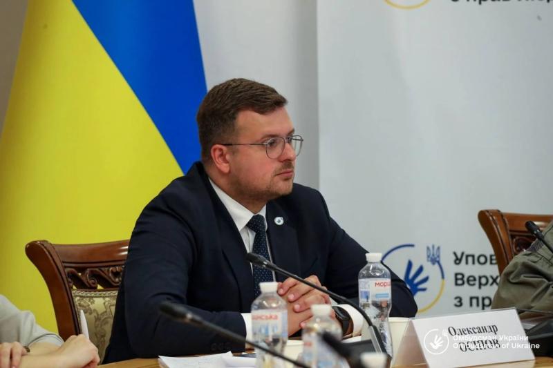 Омбудсмен озвучил, сколько украинцев в этом году получили статус лица, пострадавшего от торговли людьми