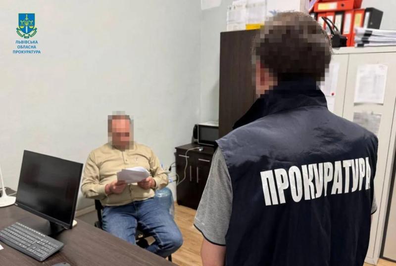 Организовали незаконную вырубку леса на 42 млн гривен: четырем должностным лицам на Львовщине объявили подозрение