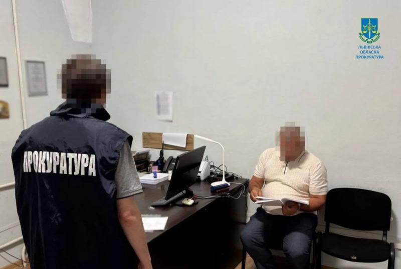 Организовали незаконную вырубку леса на 42 млн гривен: четырем должностным лицам на Львовщине объявили подозрение