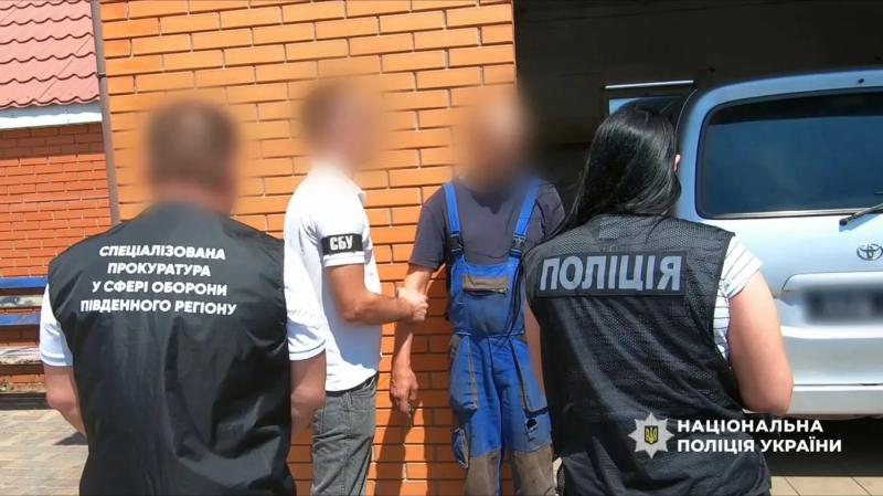 Получил взятку в 3000 долларов: заместителя начальника районного ТЦК задержали в Одесской области