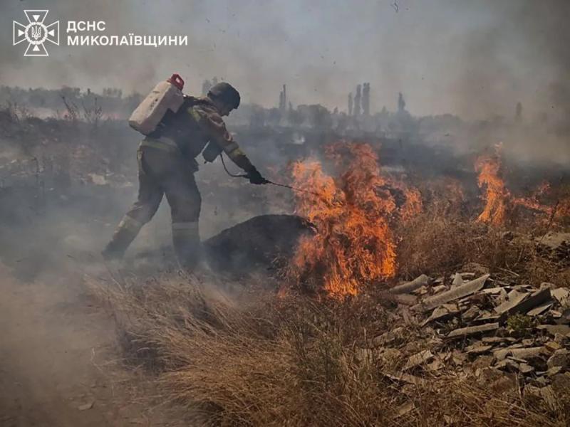 Спасатели показали последствия российской атаки на Николаевскую область