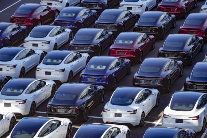 Tesla і Samsung підписали мегаугоду на $16,5 млрд щодо виробництва AI-чіпів