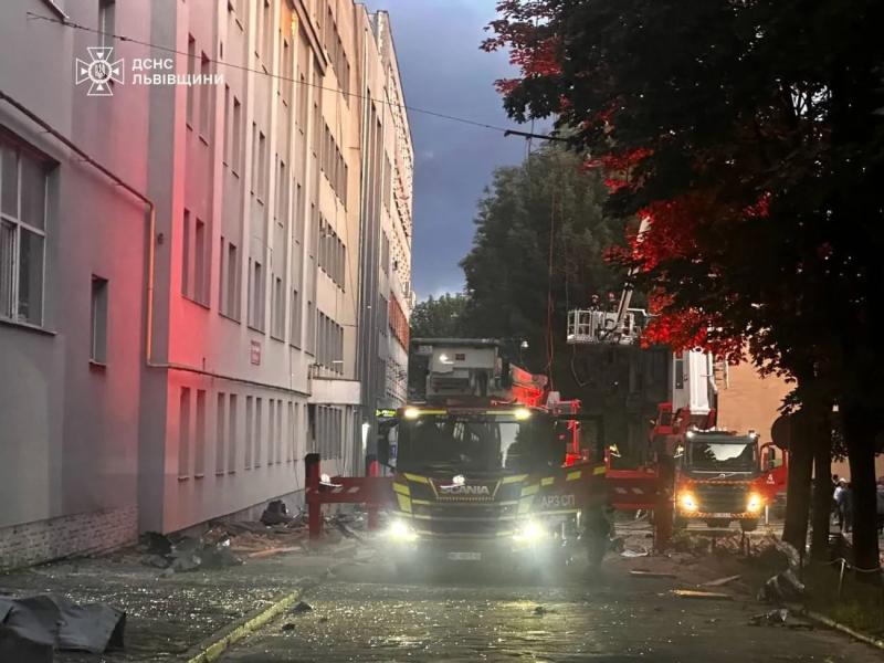 Удар россиян по Львову: число пострадавших возросло до девяти человек