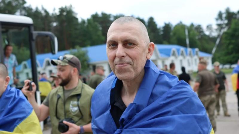 Украина вернула военных и гражданских из российского плена: новые детали