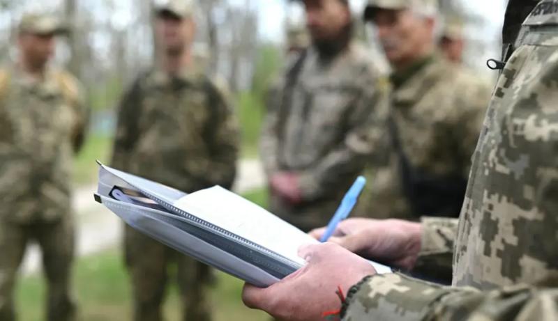 В Чернигове конфликт с военными перерос в драку: видео и реакция ТЦК