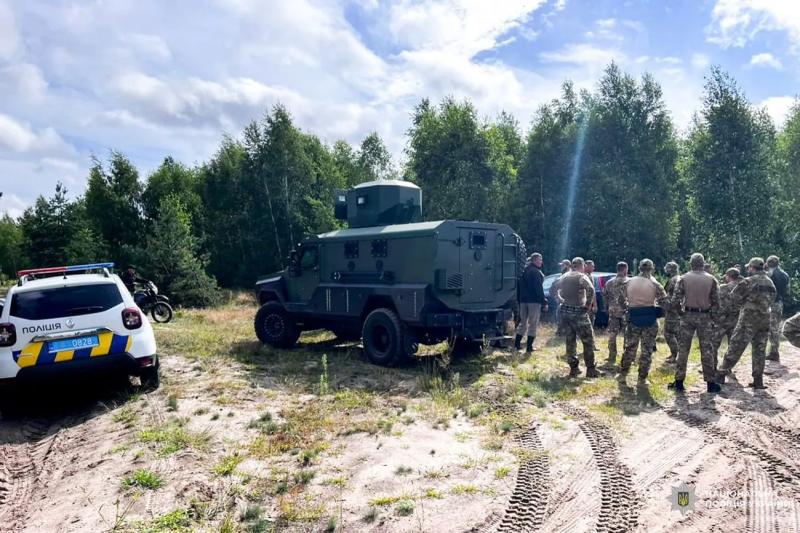 В Ровенской области третьи сутки ищут пенсионера, который заблудился в лесу во время сбора грибов