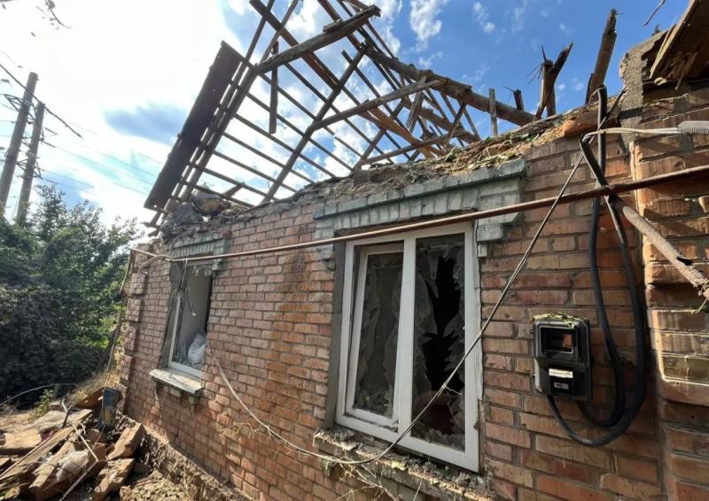 Враг атаковал четыре района Днепропетровщины: 12 человек ранены, повреждены частные дома и админздания